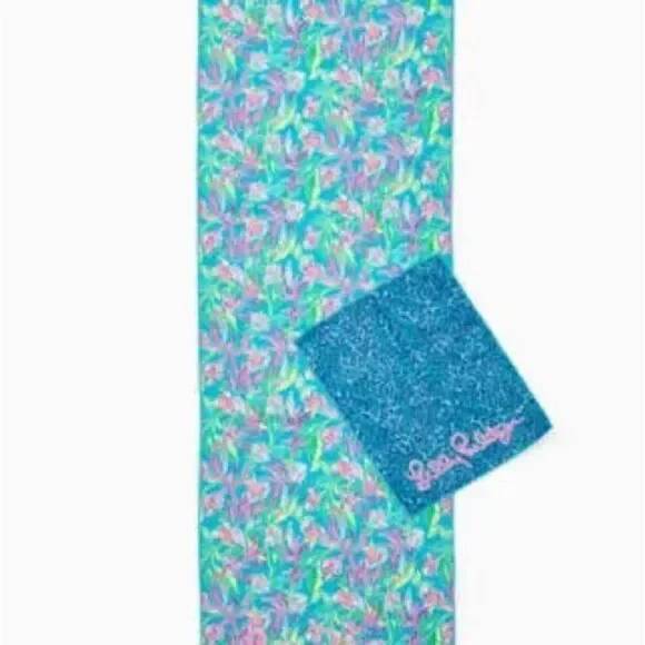 New Lilly Pulitzer Workout towels, set of 2 - Picture 2 of 3